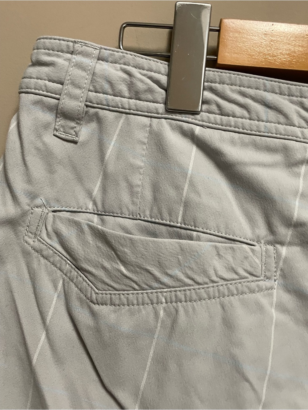 Lululemon Grey Front Flat Shorts Men’s 36 - Picture 7 of 11